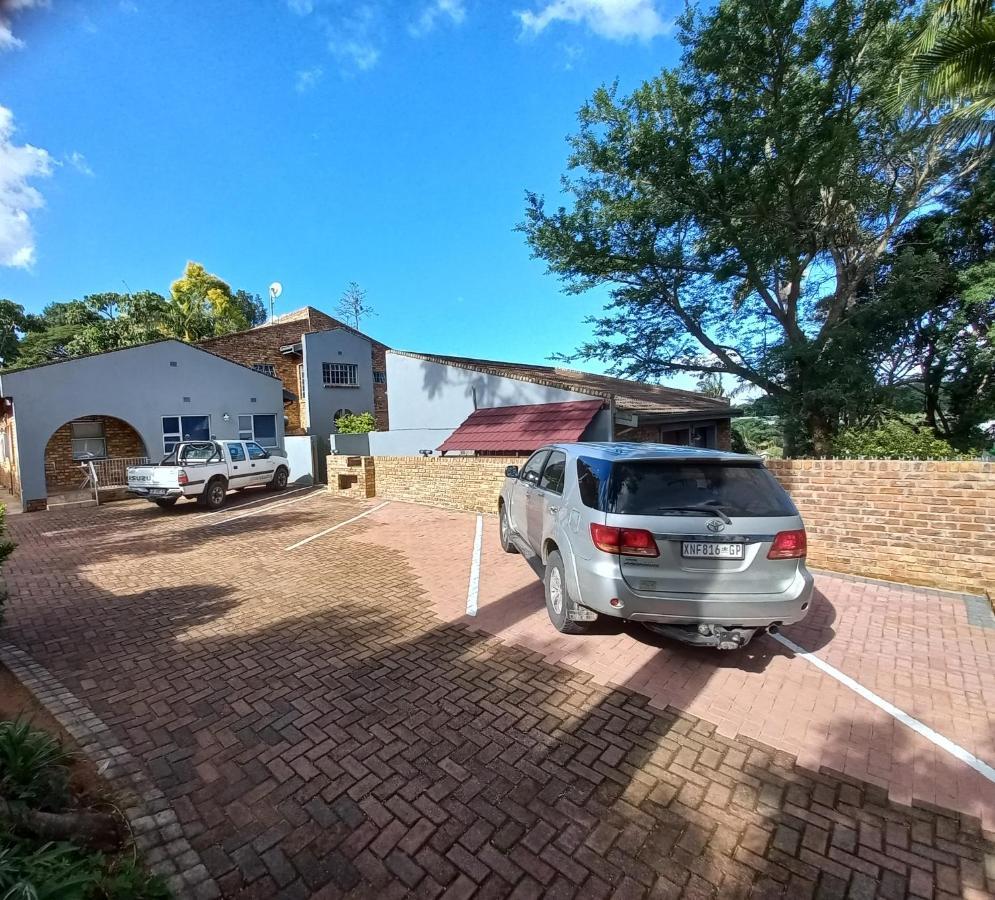 Kruger'S Guest House White River Exterior foto