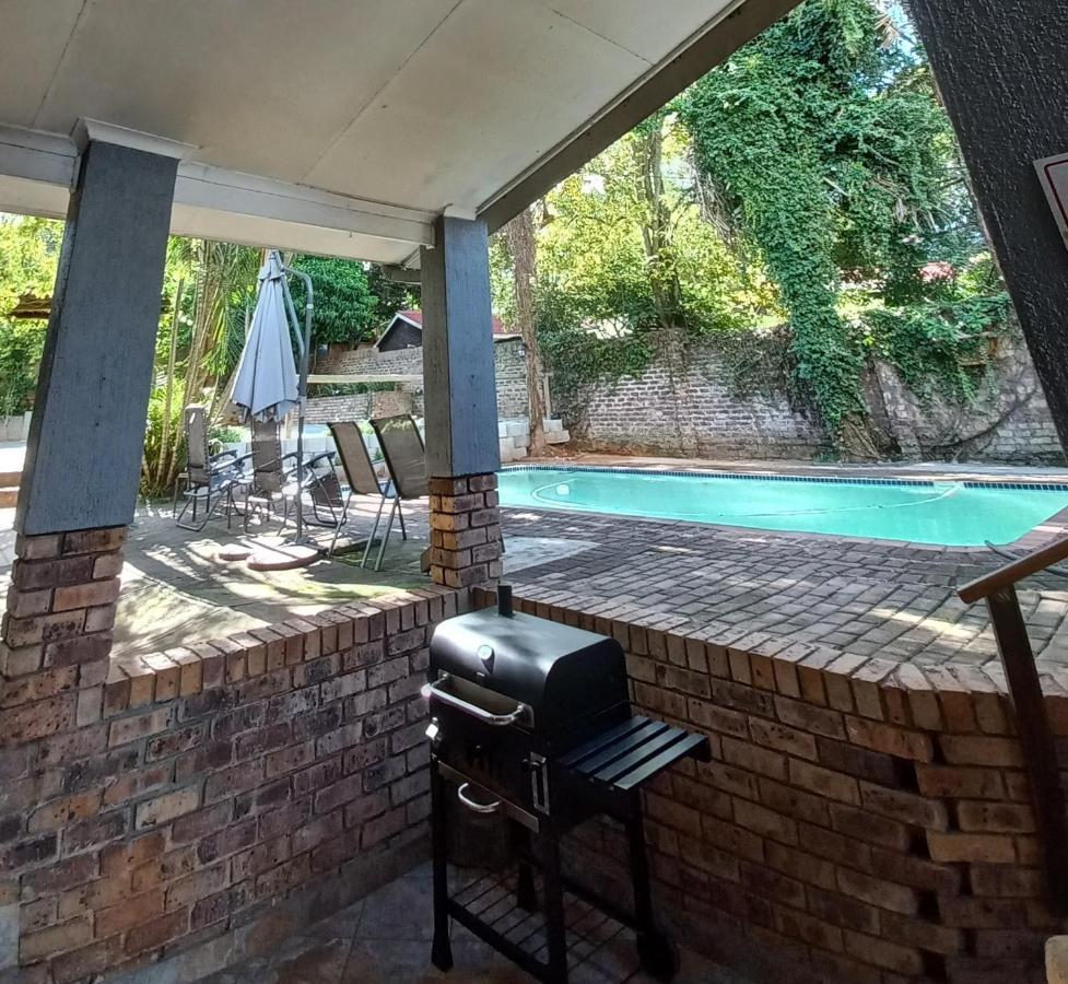 Kruger'S Guest House White River Exterior foto