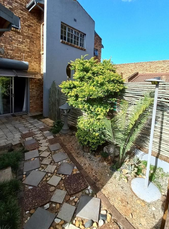 Kruger'S Guest House White River Exterior foto